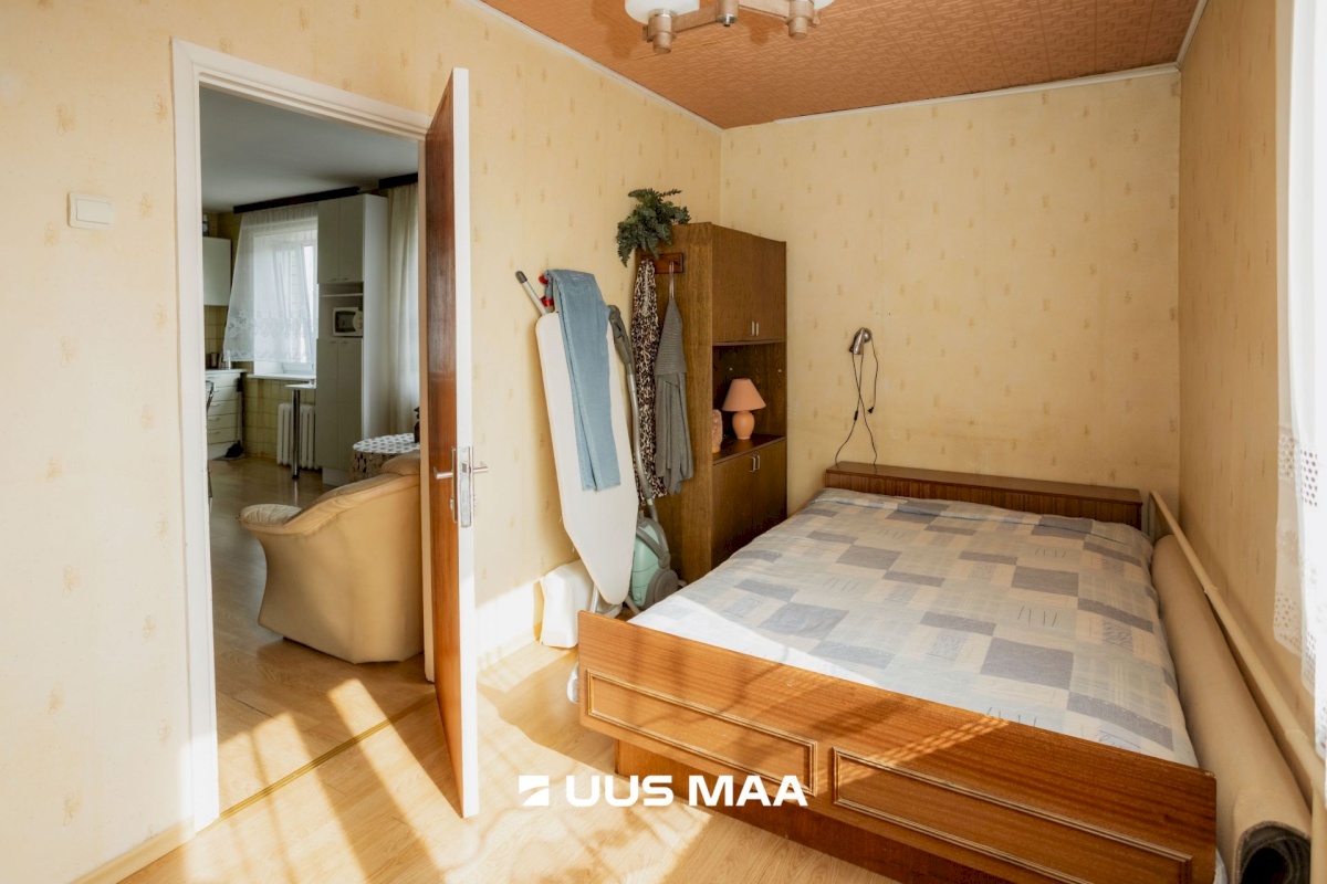 Saaremaa vald, Kuressaare linn, Tallinna 14