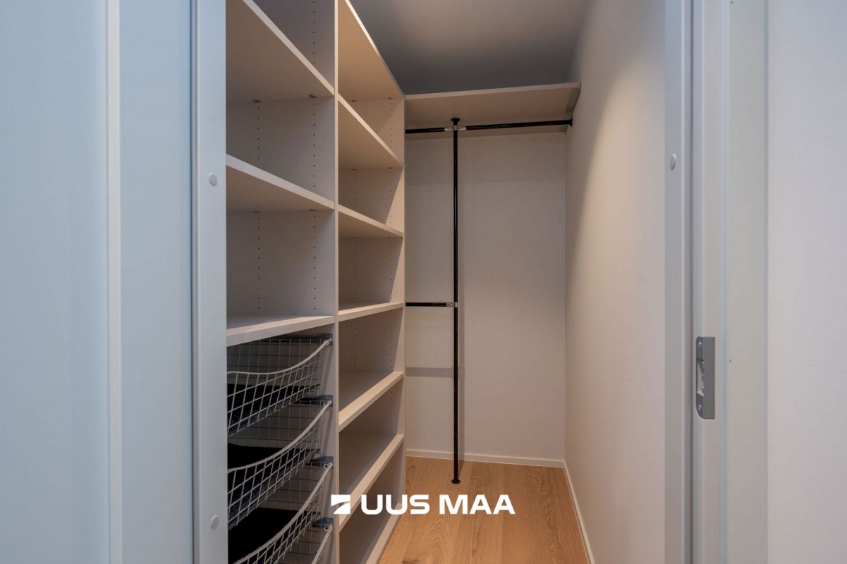 Tartu linn, Tartu linn, Raadi-Kruusamäe, Raadiraja 12