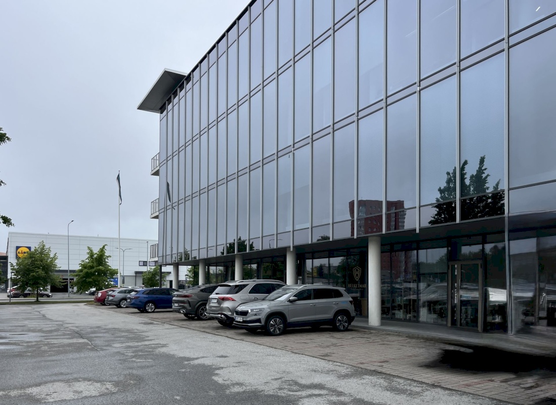 Tallinn, Mustamäe linnaosa, Karjavälja 10