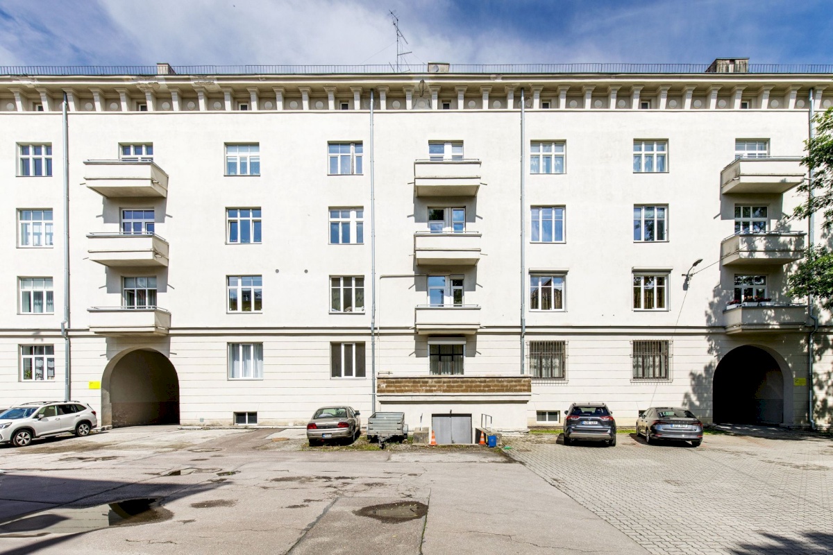 Tallinn, Kesklinna linnaosa, Maakri, Rävala pst 13