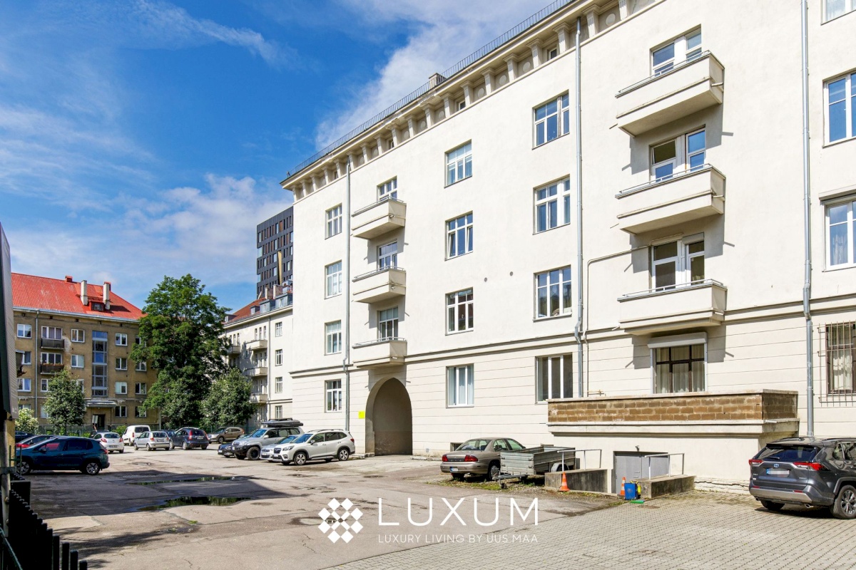Tallinn, Kesklinna linnaosa, Maakri, Rävala pst 13