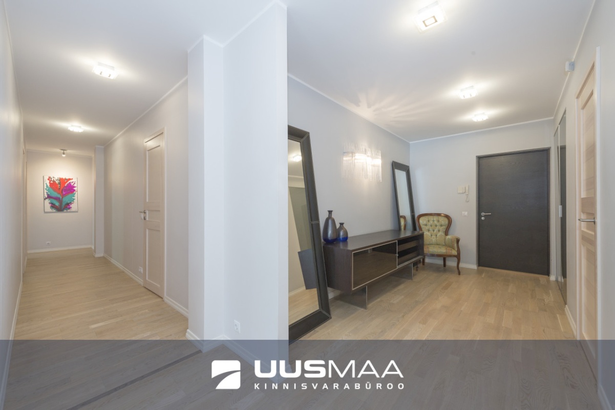 Tallinn, Kesklinna linnaosa, Kadriorg, Tina tn 1A