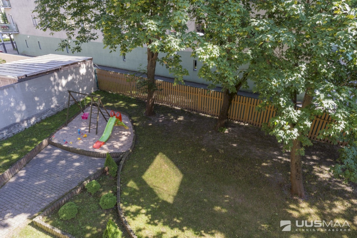 Tallinn, Kesklinna linnaosa, Kadriorg, Tina tn 1A