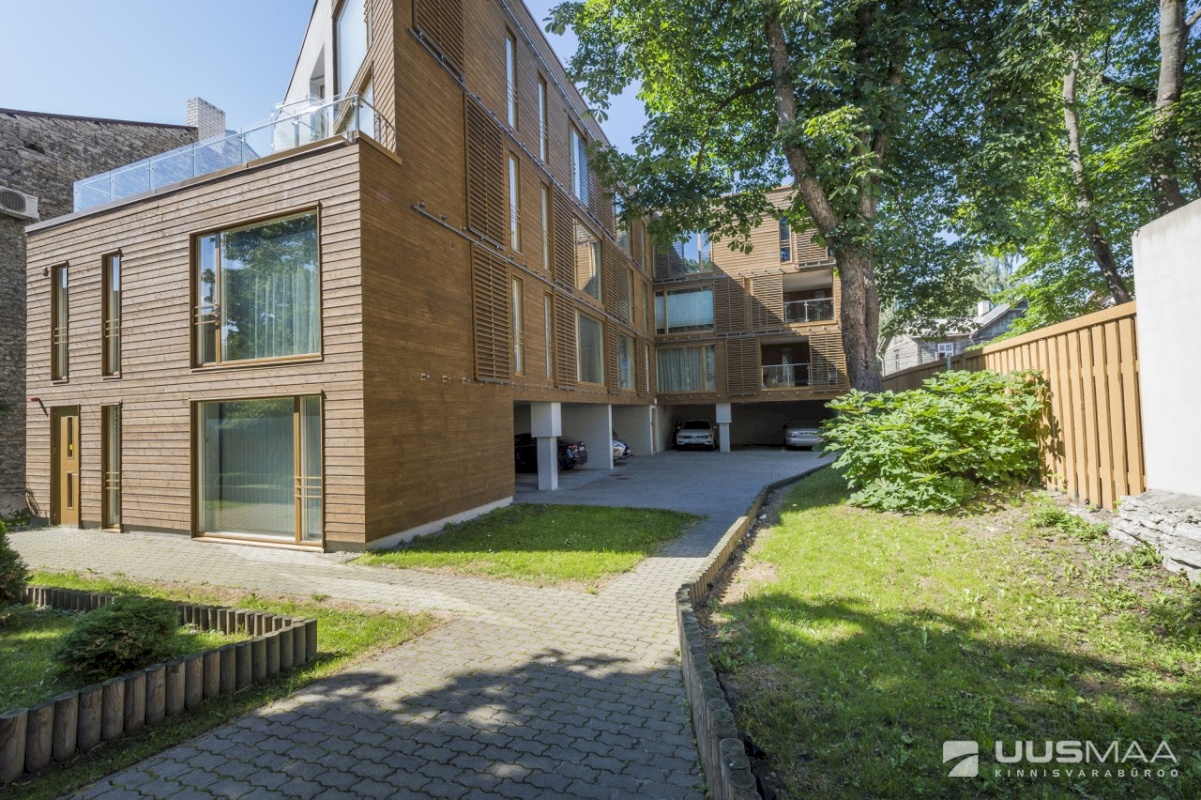 Tallinn, Kesklinna linnaosa, Kadriorg, Tina tn 1A