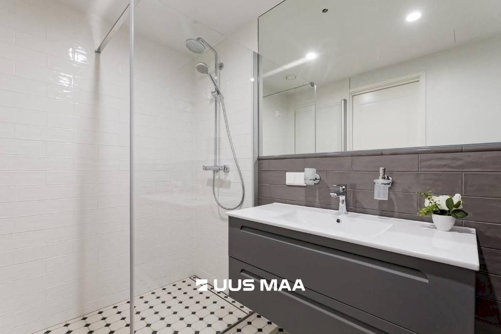 Tallinn, Kesklinna linnaosa, Pronksi tn 6a