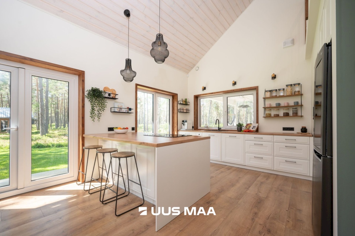 Lääne-Nigula vald, Rooslepa küla/Roslep, Trollitee