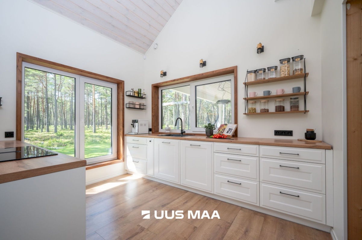 Lääne-Nigula vald, Rooslepa küla/Roslep, Trollitee