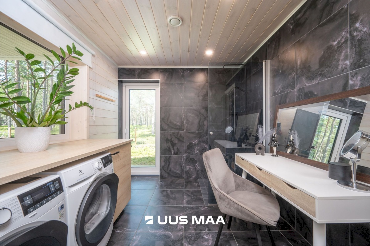 Lääne-Nigula vald, Rooslepa küla/Roslep, Trollitee