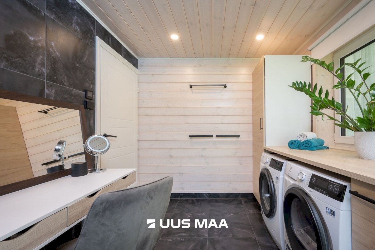 Lääne-Nigula vald, Rooslepa küla/Roslep, Trollitee