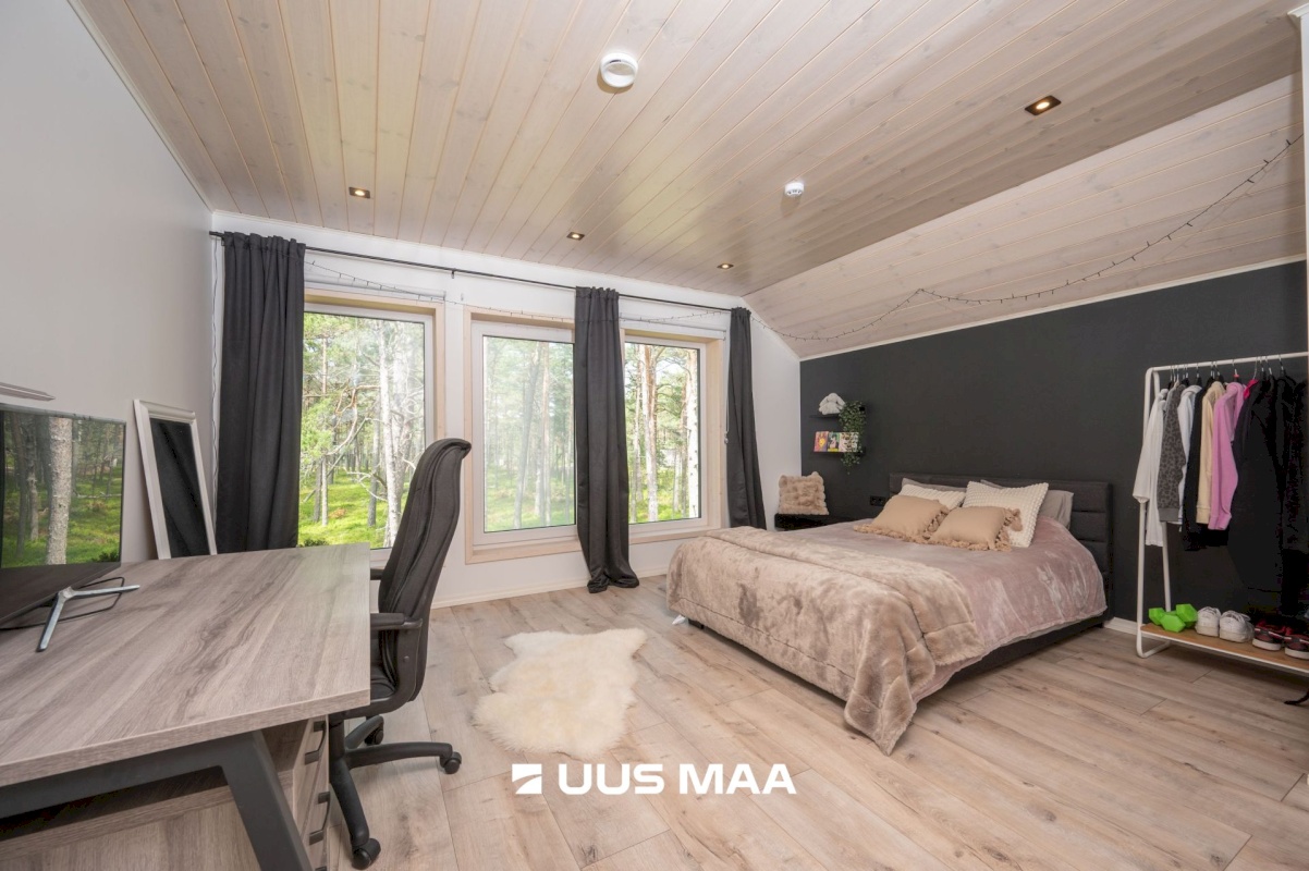 Lääne-Nigula vald, Rooslepa küla/Roslep, Trollitee