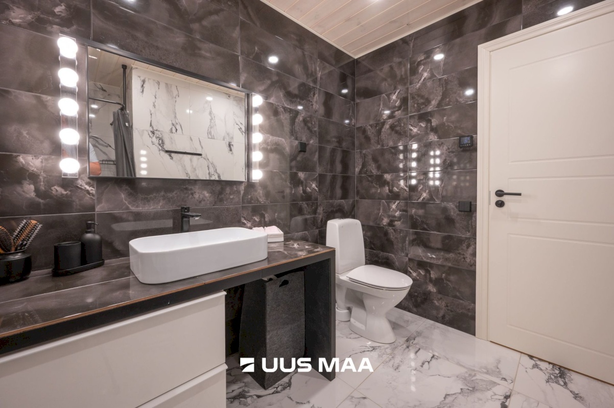 Lääne-Nigula vald, Rooslepa küla/Roslep, Trollitee