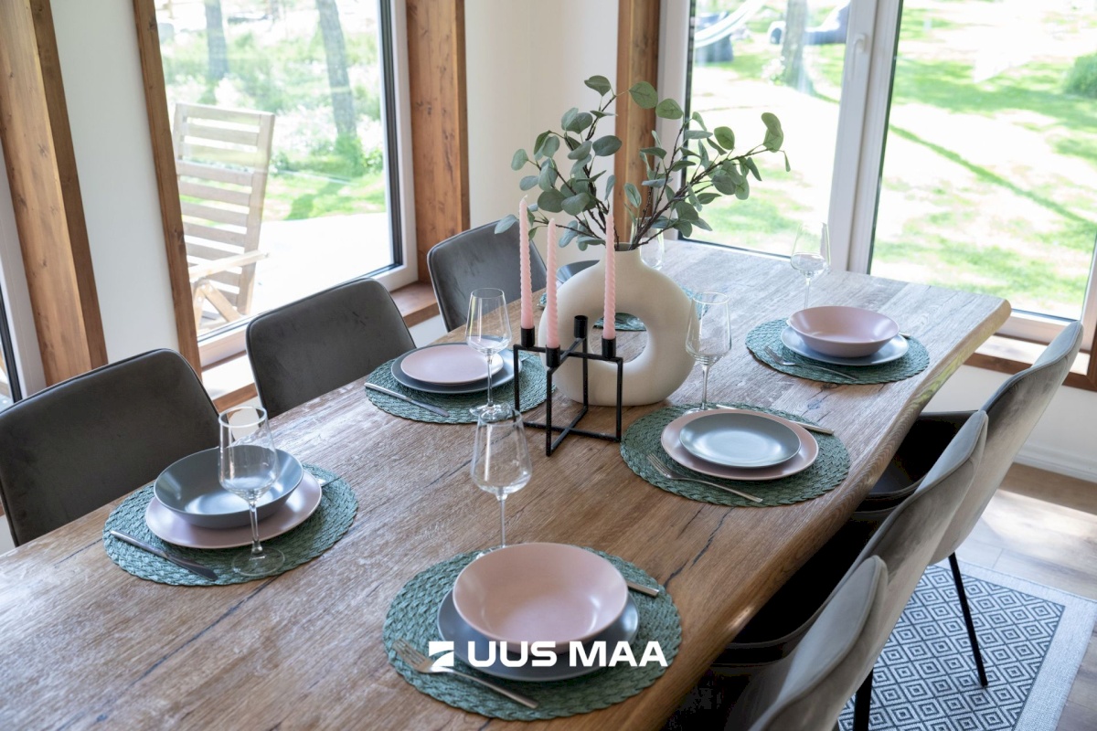 Lääne-Nigula vald, Rooslepa küla/Roslep, Trollitee