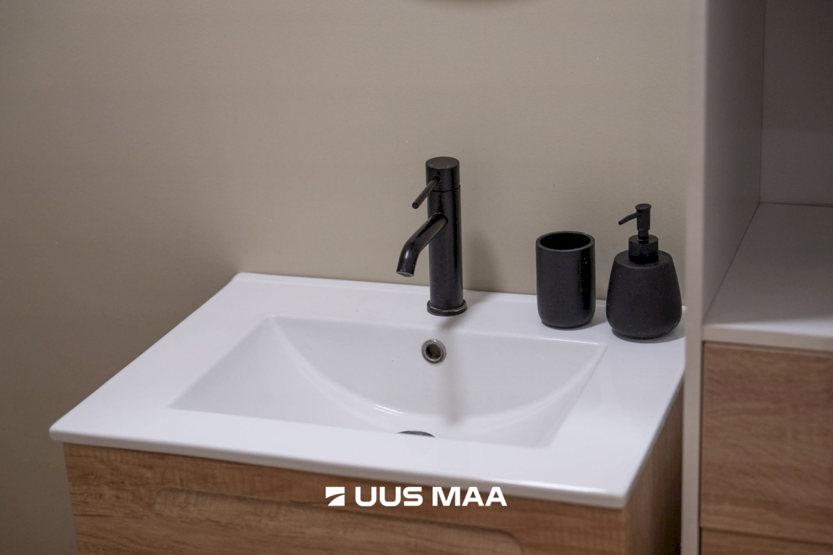 Lääne-Nigula vald, Rooslepa küla/Roslep, Trollitee