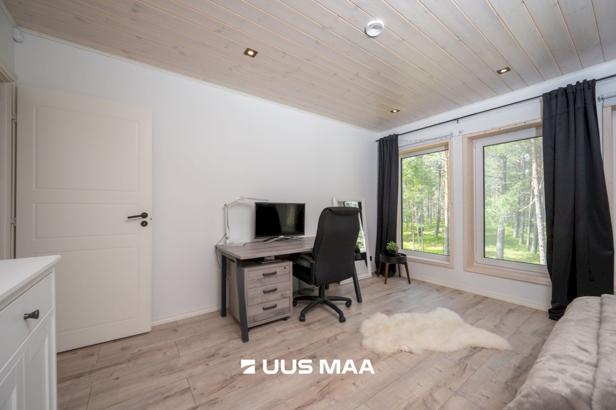 Lääne-Nigula vald, Rooslepa küla/Roslep, Trollitee