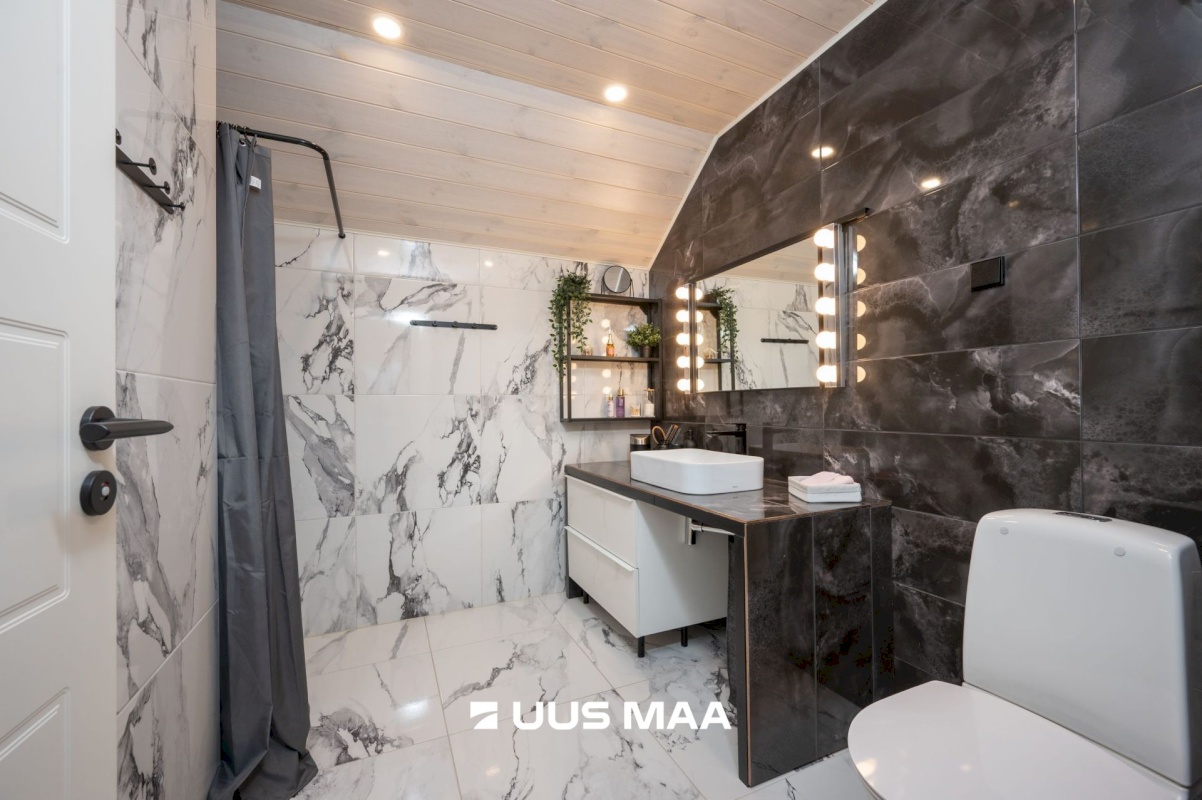 Lääne-Nigula vald, Rooslepa küla/Roslep, Trollitee