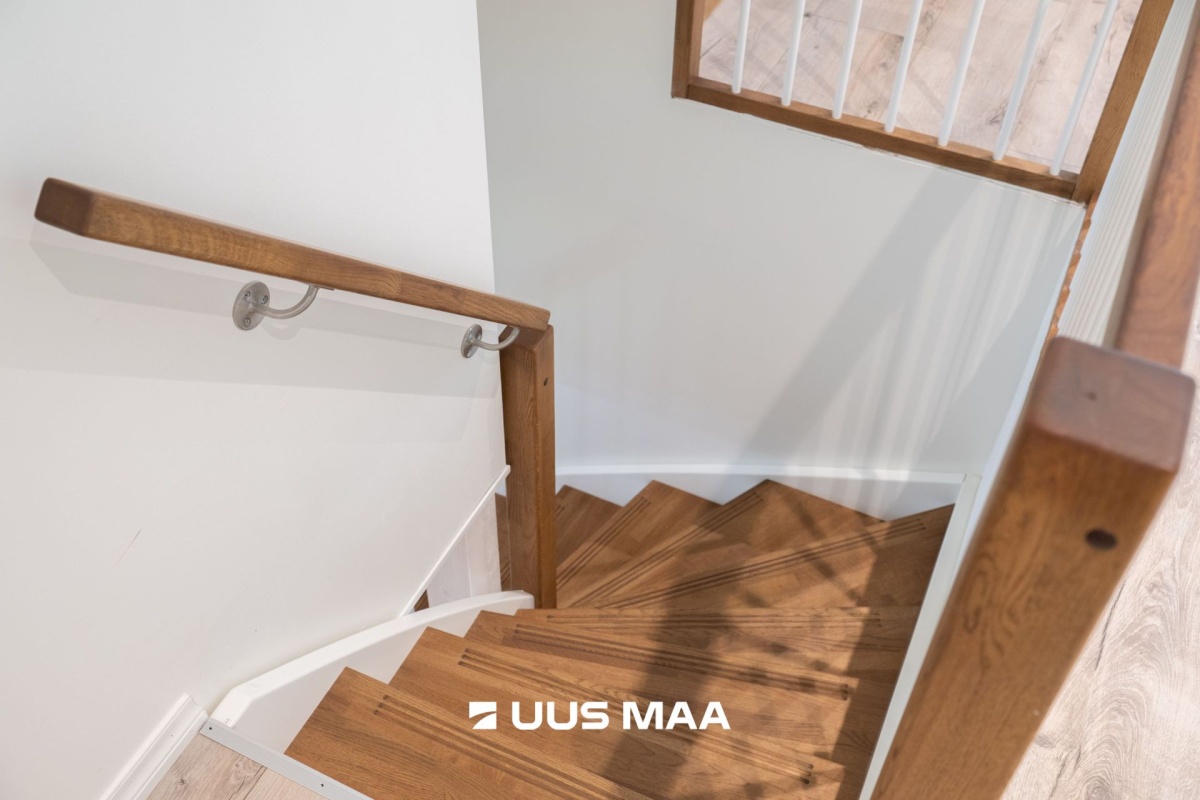 Lääne-Nigula vald, Rooslepa küla/Roslep, Trollitee