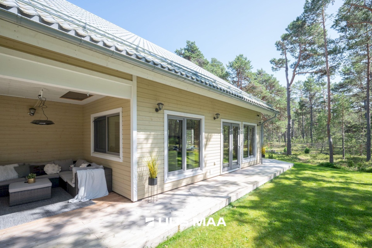 Lääne-Nigula vald, Rooslepa küla/Roslep, Trollitee