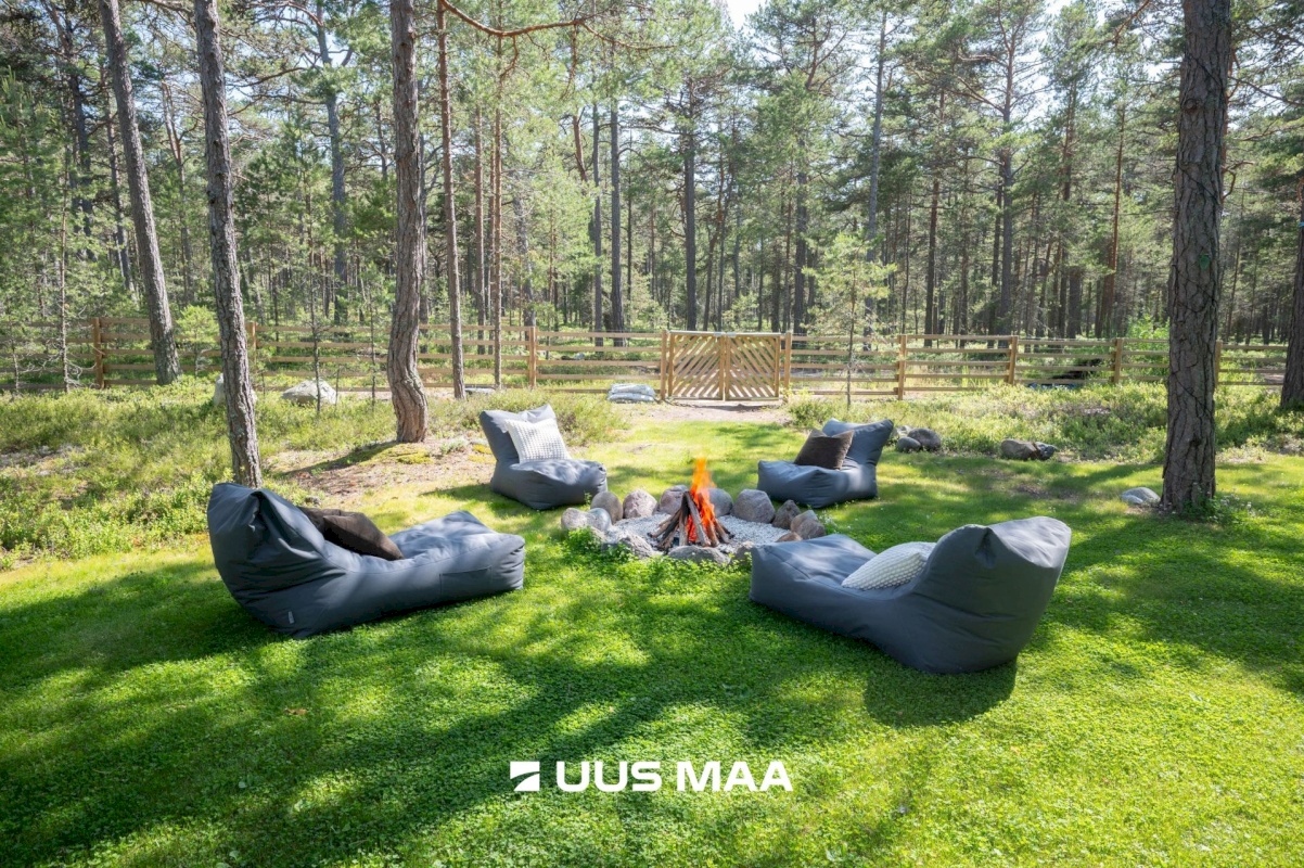 Lääne-Nigula vald, Rooslepa küla/Roslep, Trollitee