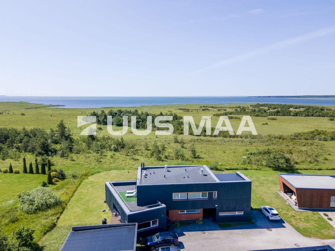 Saaremaa vald, Kuressaare linn, Vikerkaare tn 5