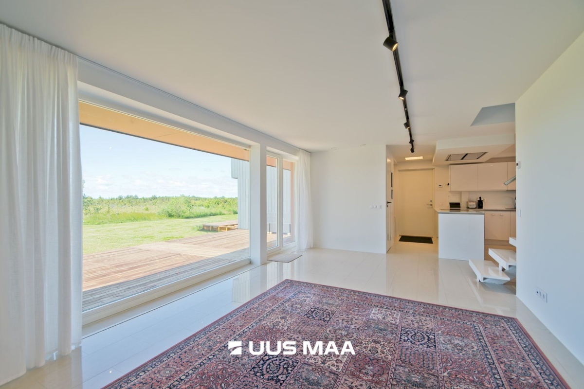 Saaremaa vald, Kuressaare linn, Vikerkaare tn 5