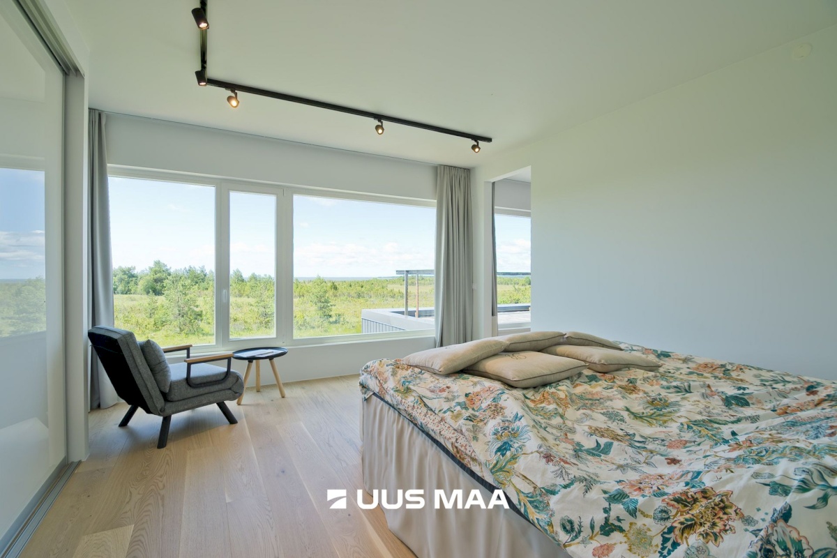 Saaremaa vald, Kuressaare linn, Vikerkaare tn 5