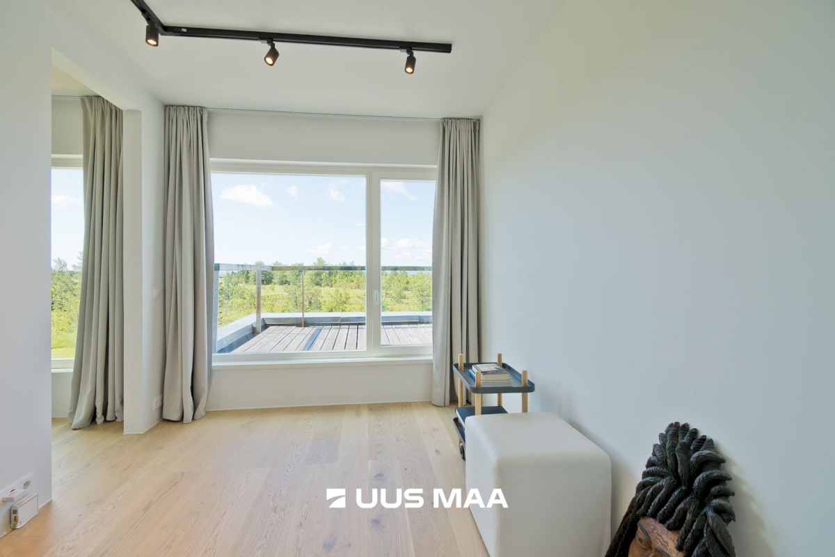 Saaremaa vald, Kuressaare linn, Vikerkaare tn 5