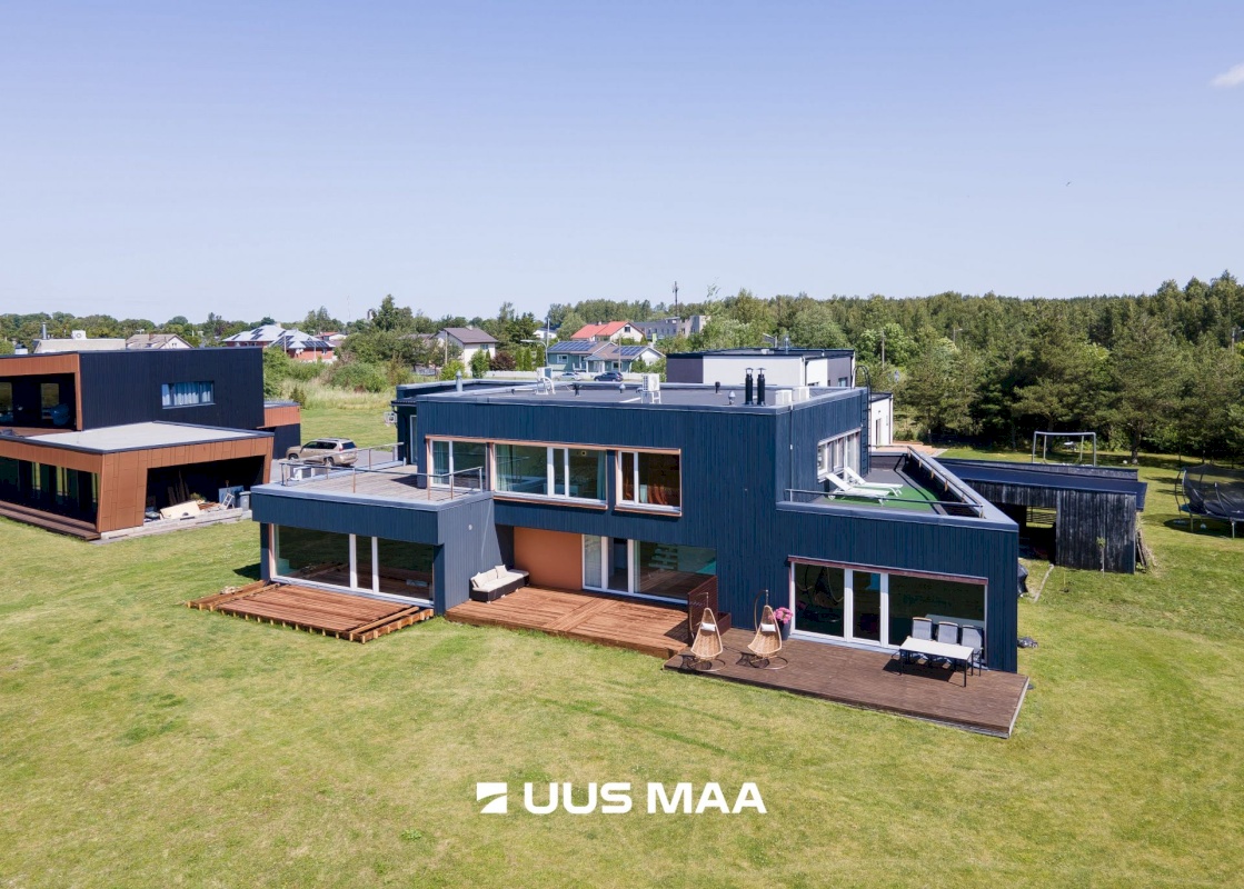 Saaremaa vald, Kuressaare linn, Vikerkaare tn 5
