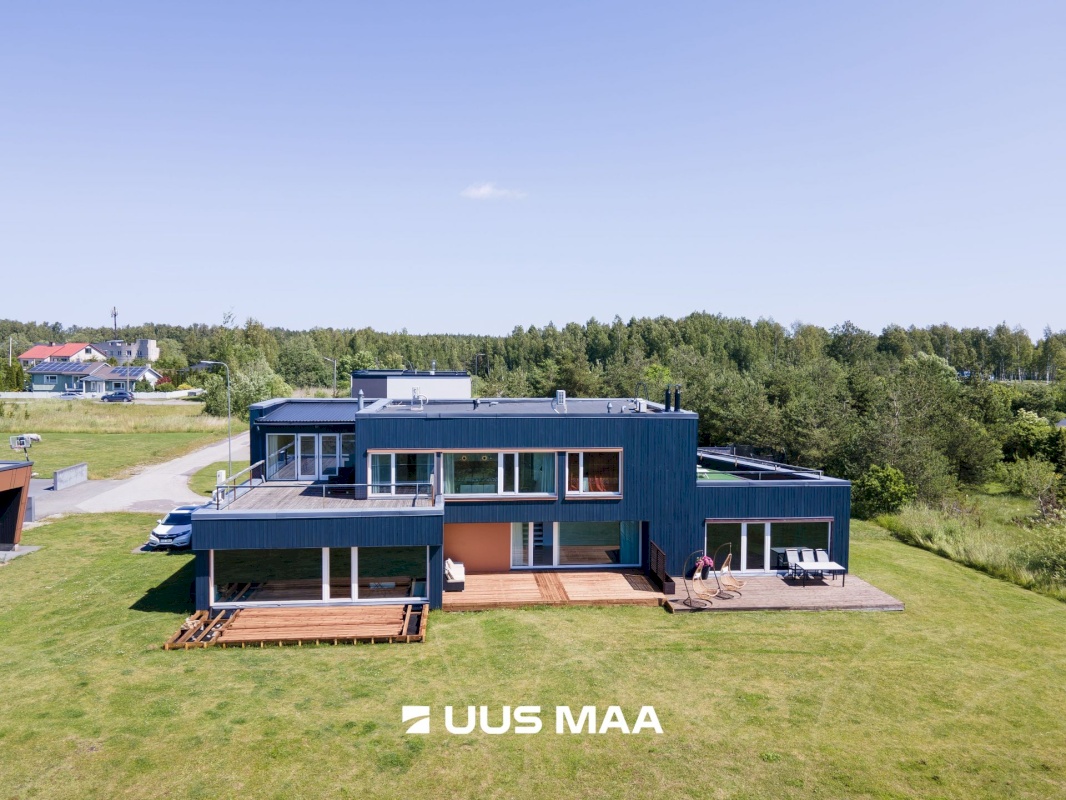 Saaremaa vald, Kuressaare linn, Vikerkaare tn 5