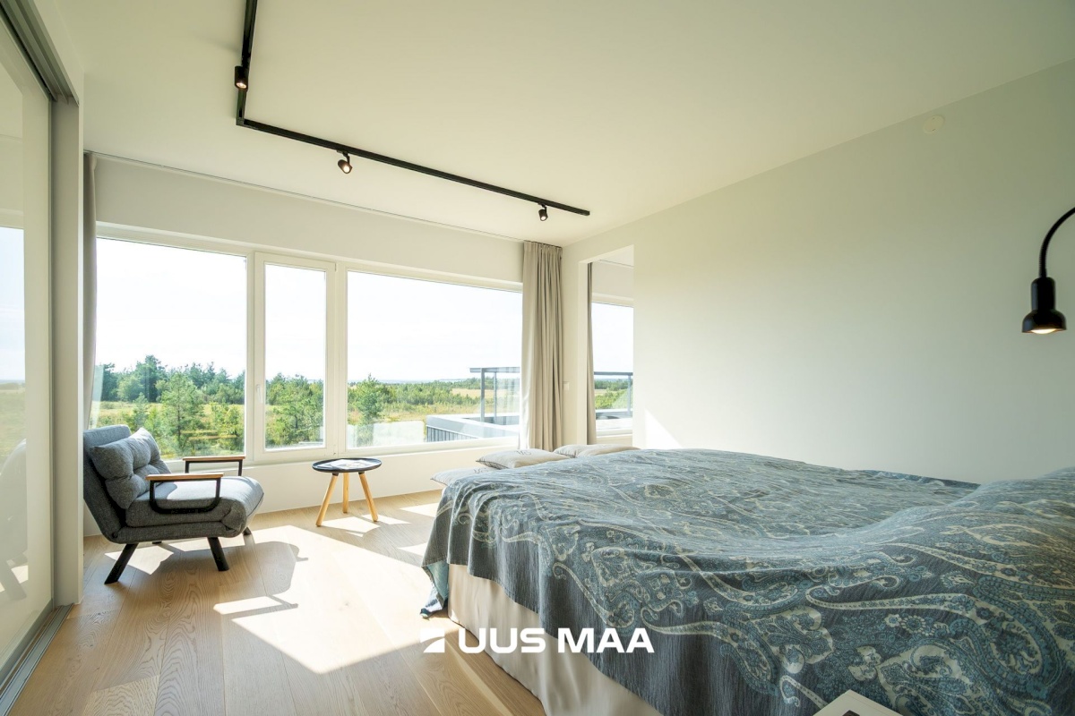 Saaremaa vald, Kuressaare linn, Vikerkaare tn 5