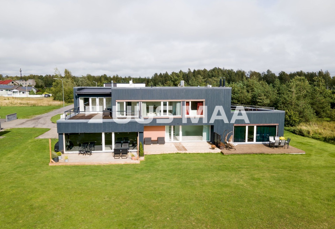 Saaremaa vald, Kuressaare linn, Vikerkaare tn 5