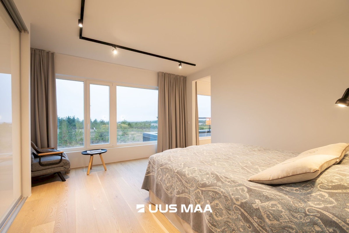 Saaremaa vald, Kuressaare linn, Vikerkaare tn 5