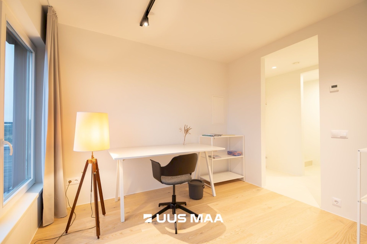 Saaremaa vald, Kuressaare linn, Vikerkaare tn 5