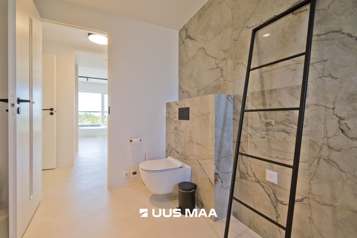 Saaremaa vald, Kuressaare linn, Vikerkaare tn 5