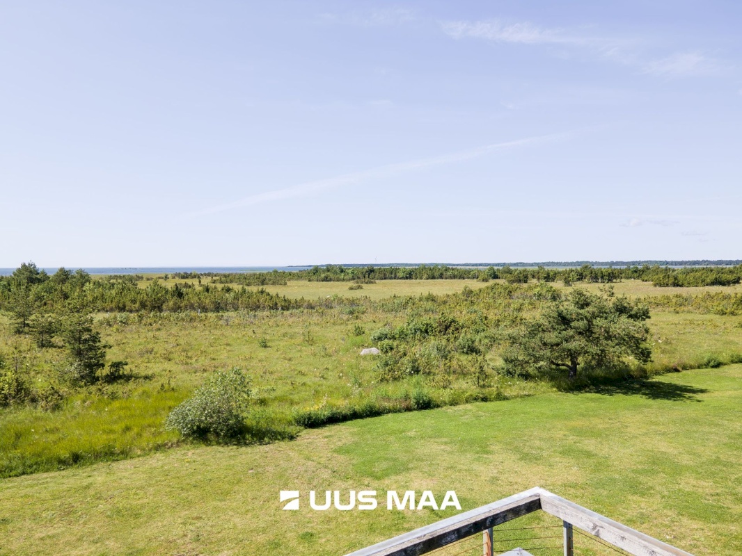 Saaremaa vald, Kuressaare linn, Vikerkaare tn 5