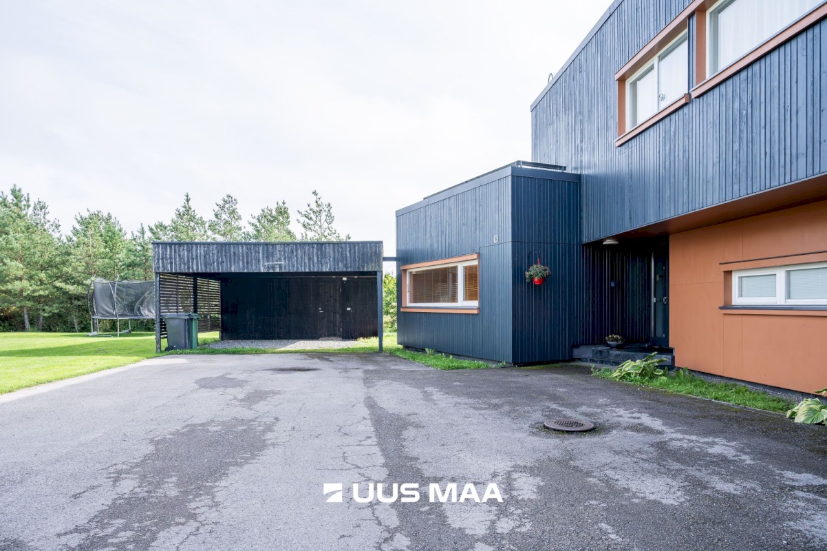 Saaremaa vald, Kuressaare linn, Vikerkaare tn 5