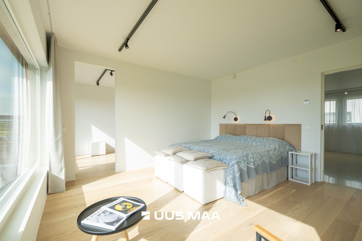 Saaremaa vald, Kuressaare linn, Vikerkaare tn 5