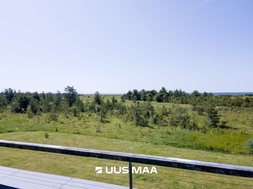 Saaremaa vald, Kuressaare linn, Vikerkaare tn 5