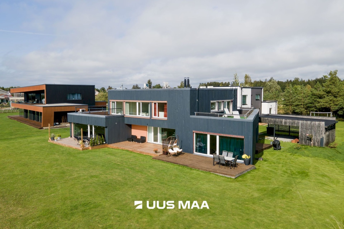 Saaremaa vald, Kuressaare linn, Vikerkaare tn 5