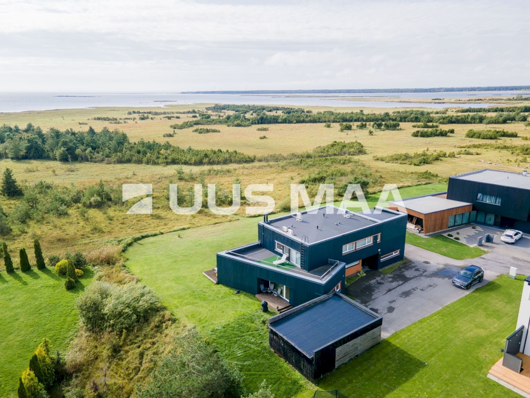 Saaremaa vald, Kuressaare linn, Vikerkaare tn 5