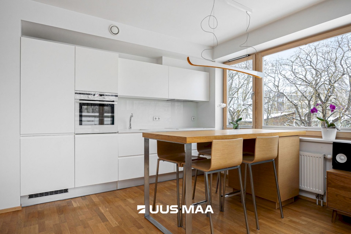 Tallinn, Kesklinna linnaosa, Kadriorg, Kollane 4