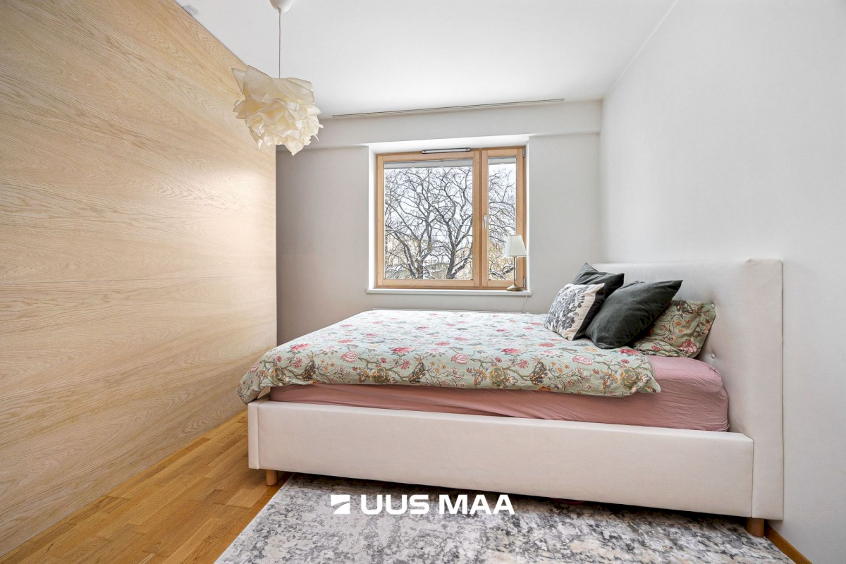 Tallinn, Kesklinna linnaosa, Kadriorg, Kollane 4