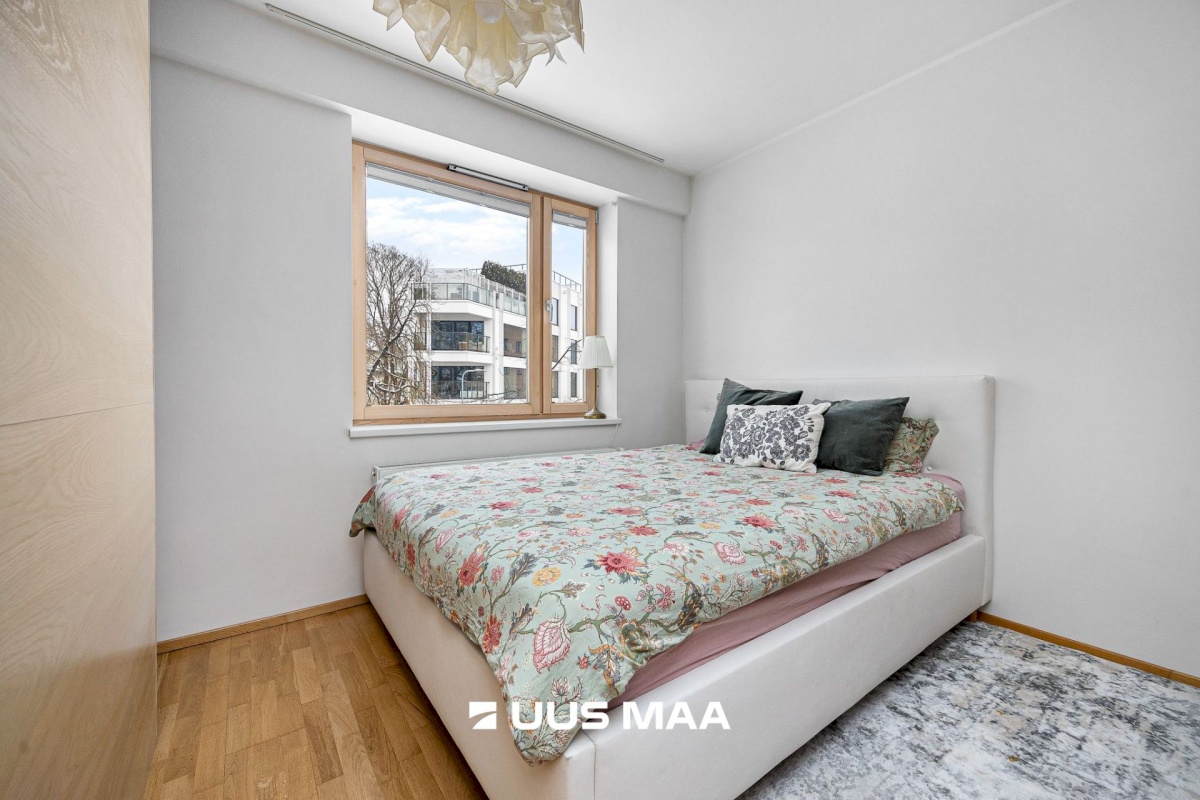 Tallinn, Kesklinna linnaosa, Kadriorg, Kollane 4