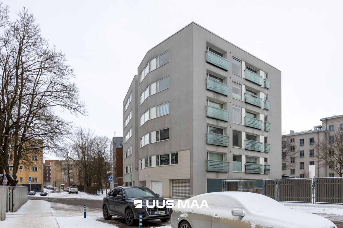 Tallinn, Kesklinna linnaosa, Kadriorg, Kollane 4