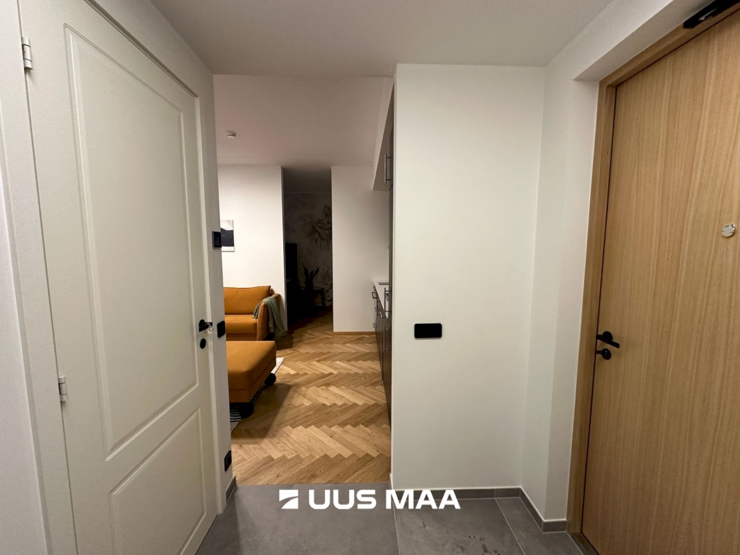 Tallinn, Kesklinna linnaosa, Uus Maailm, Toom-Kuninga tn 15