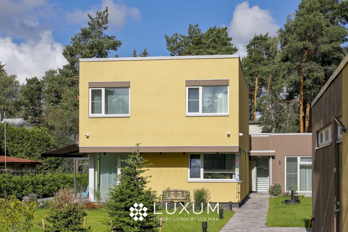 Tallinn, Nõmme linnaosa, Hiiu, Raudtee 126