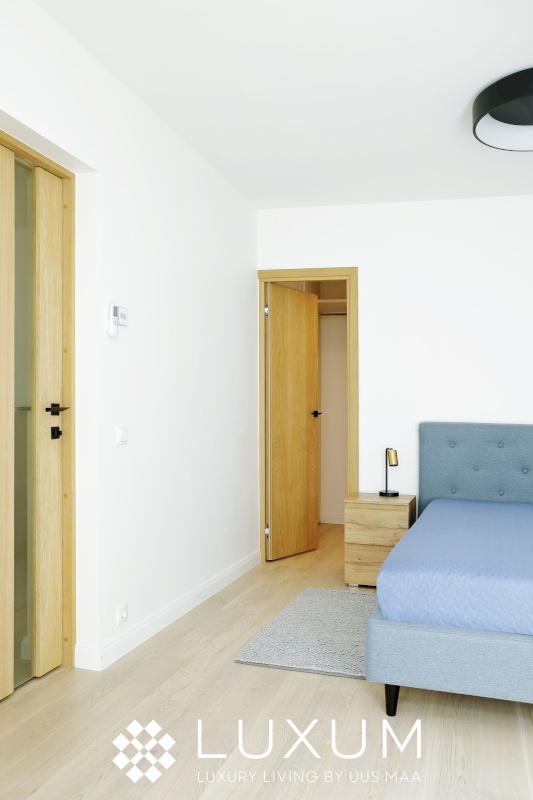 Tallinn, Nõmme linnaosa, Hiiu, Raudtee 126