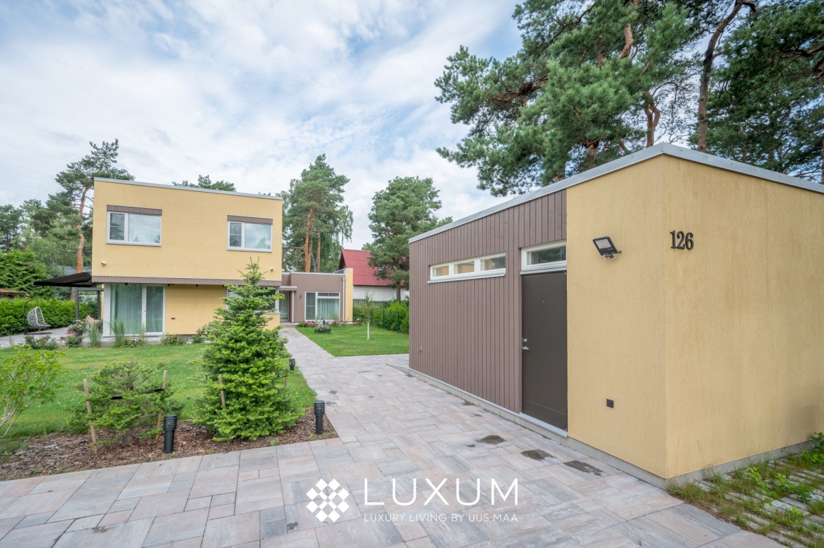 Tallinn, Nõmme linnaosa, Hiiu, Raudtee 126