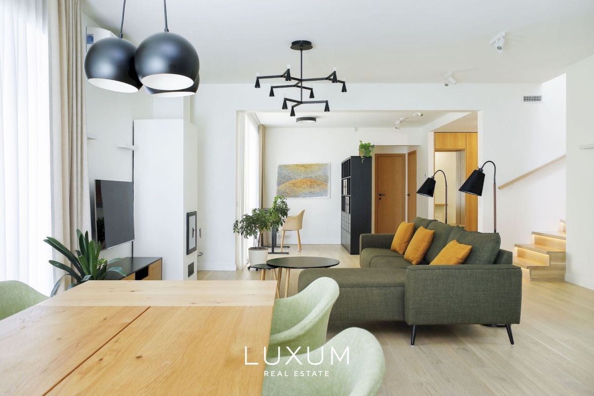 Tallinn, Nõmme linnaosa, Hiiu, Raudtee 126