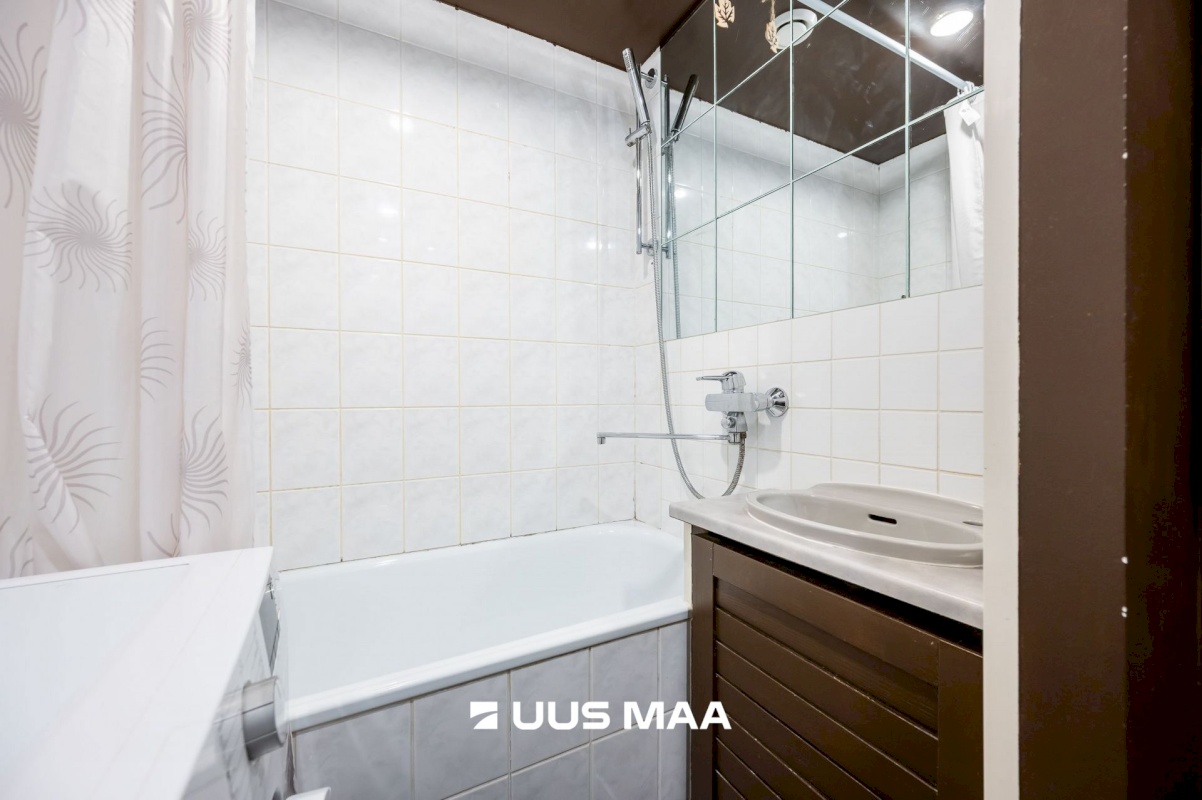 Tallinn, Mustamäe linnaosa, A. H. Tammsaare tee 70