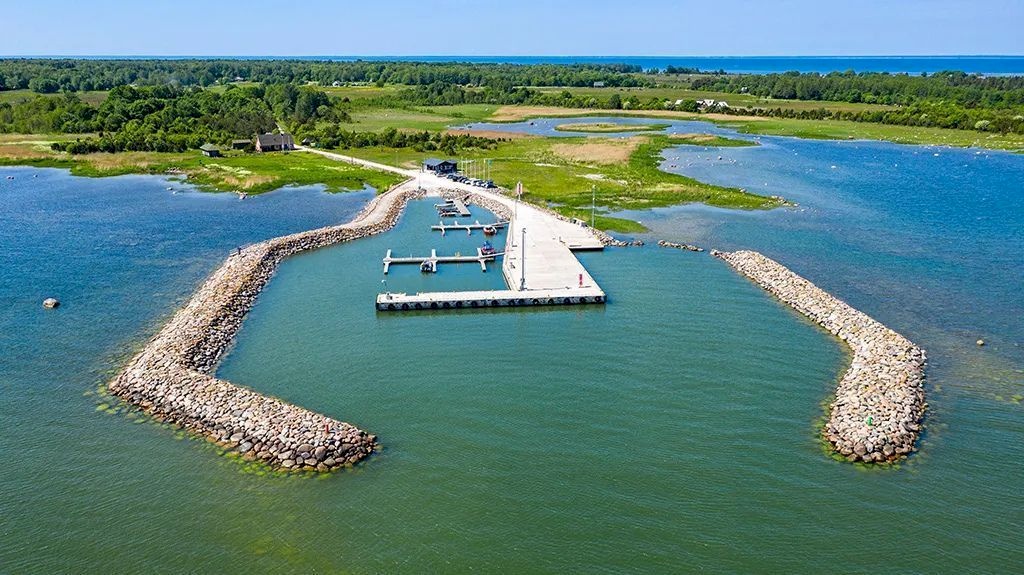 Saaremaa vald, Abruka küla